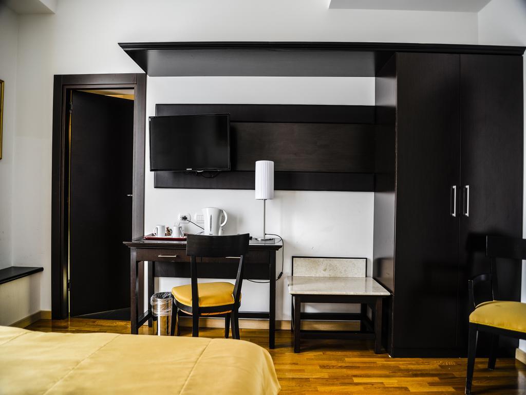 At Forty-One Rome Bagian luar foto