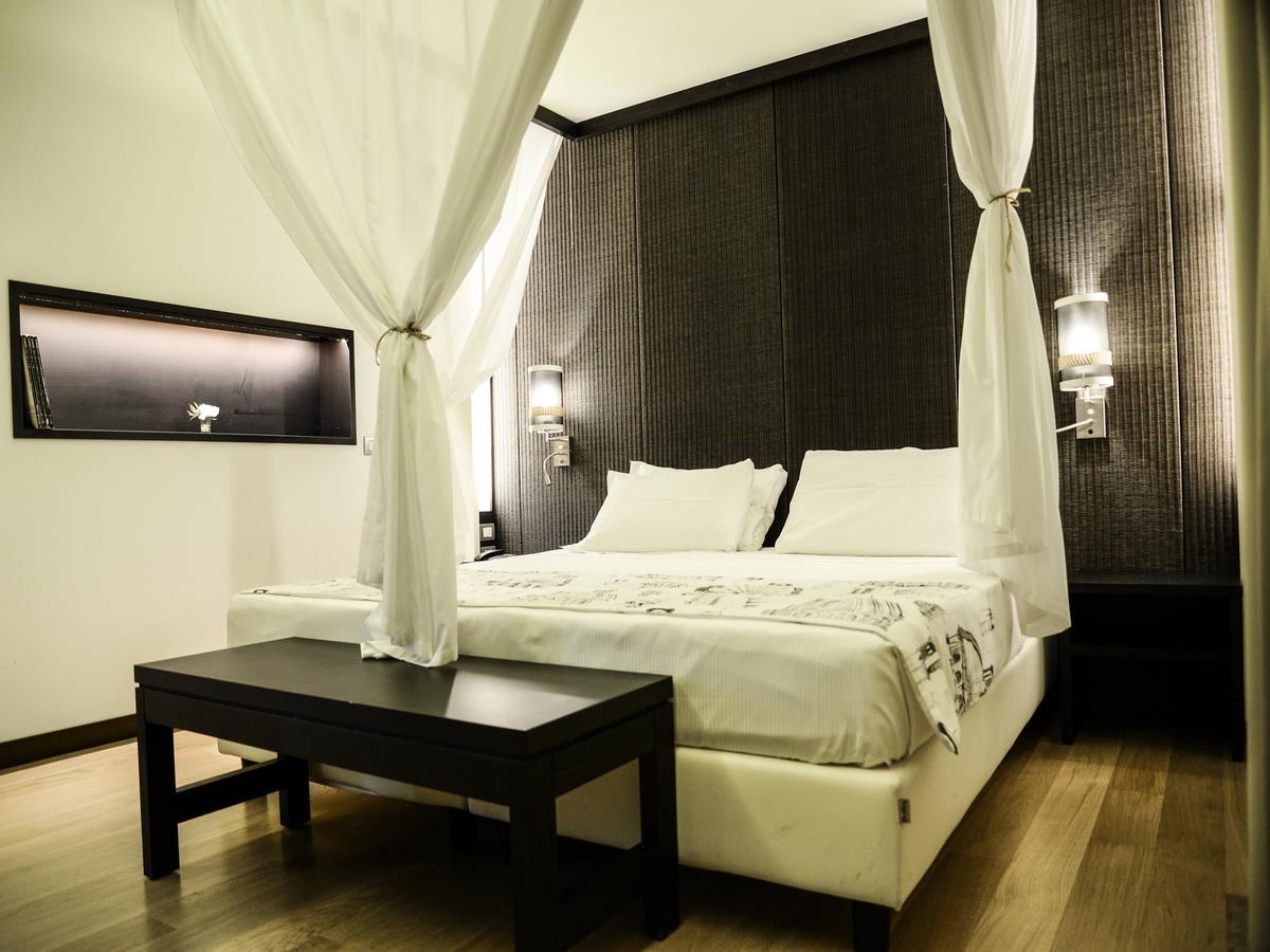 At Forty-One Rome Bagian luar foto