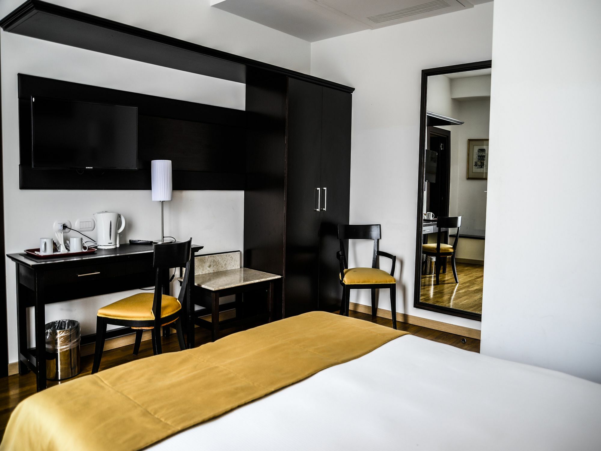 At Forty-One Rome Bagian luar foto